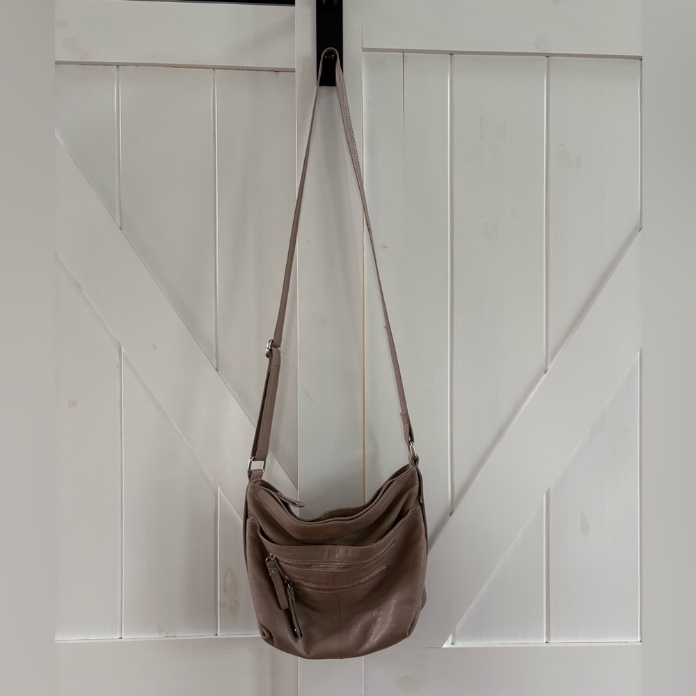 Great American Leatherworks 100% Genuine Leather Taupe Tan Crossbody Bag